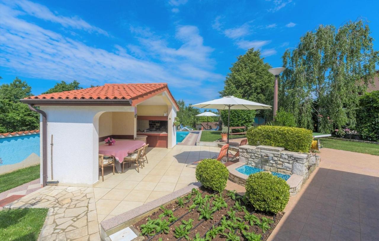 Villa Anita With Common Pool Vrvari 외부 사진