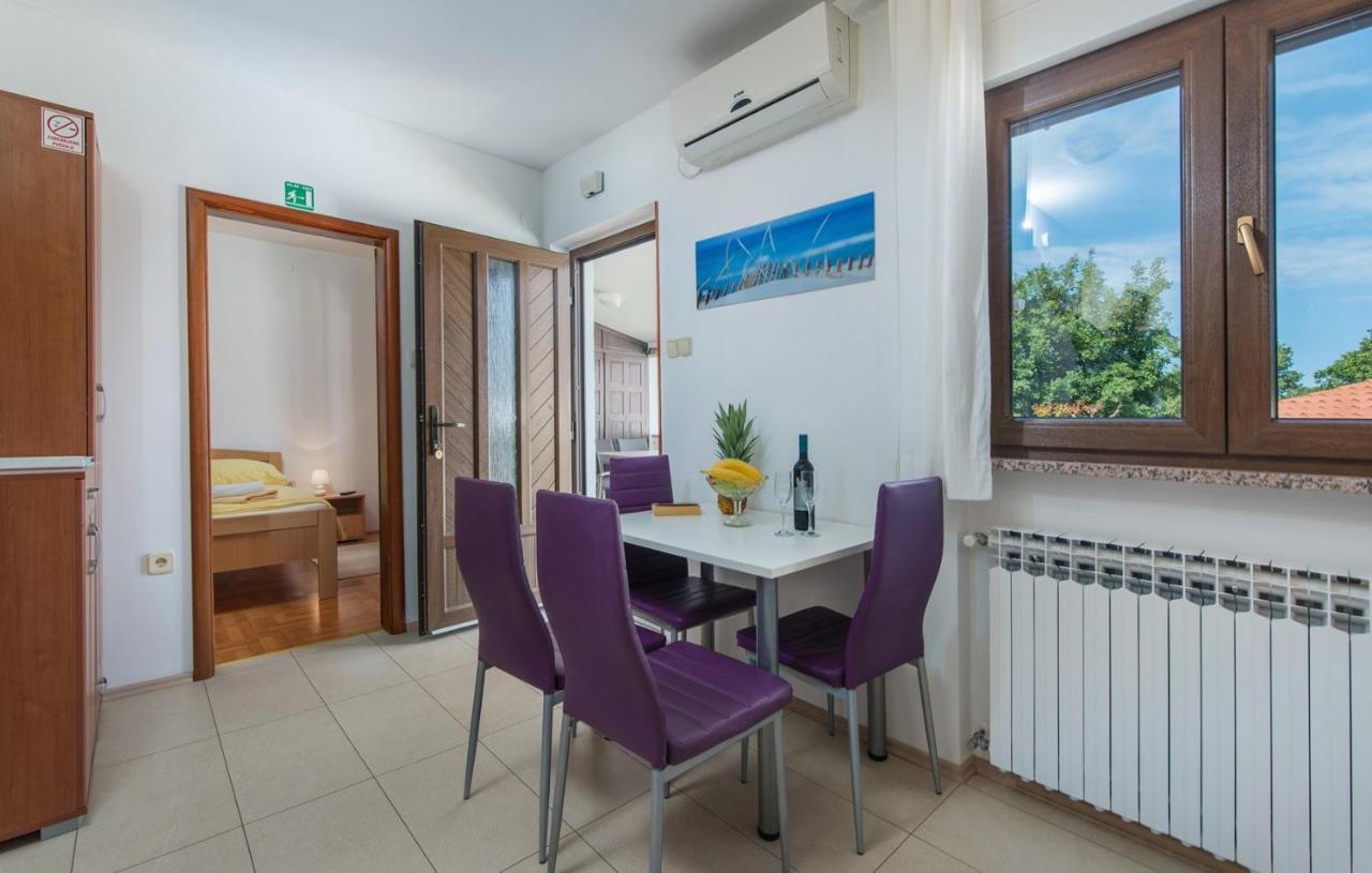 Villa Anita With Common Pool Vrvari 외부 사진