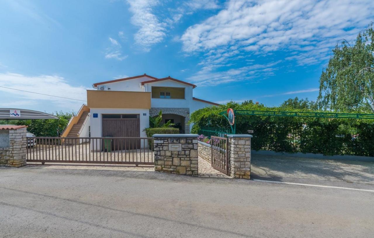 Villa Anita With Common Pool Vrvari 외부 사진