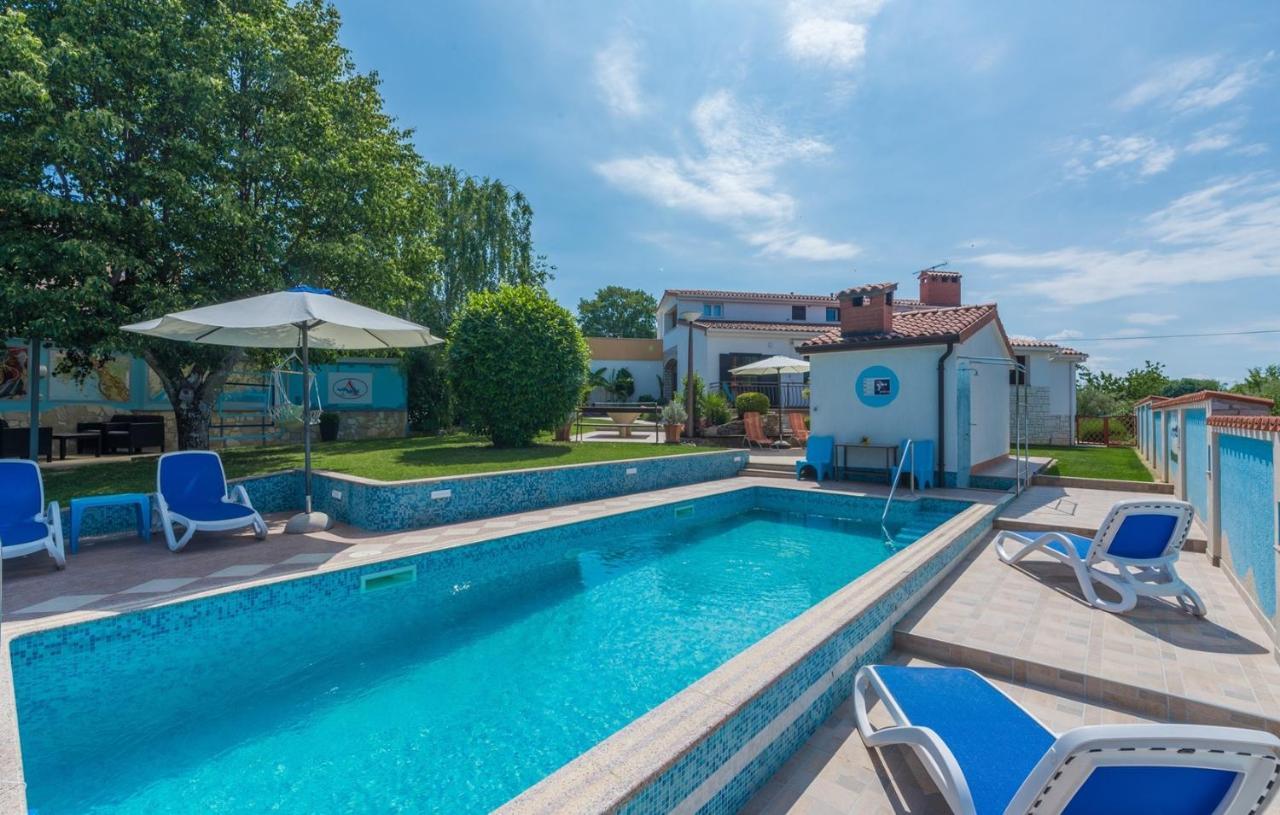 Villa Anita With Common Pool Vrvari 외부 사진