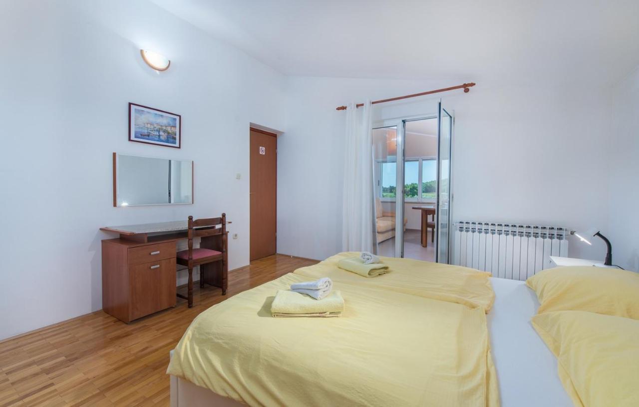 Villa Anita With Common Pool Vrvari 외부 사진