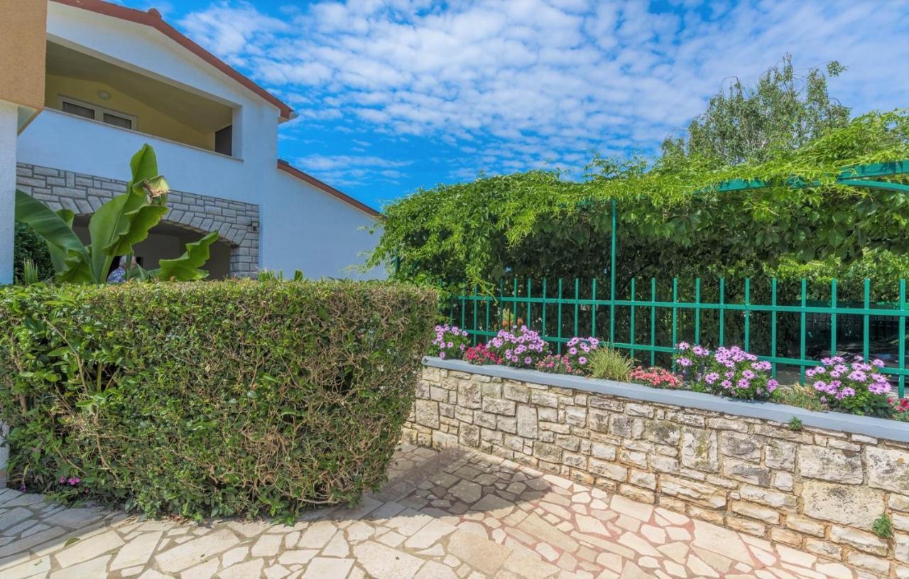 Villa Anita With Common Pool Vrvari 외부 사진