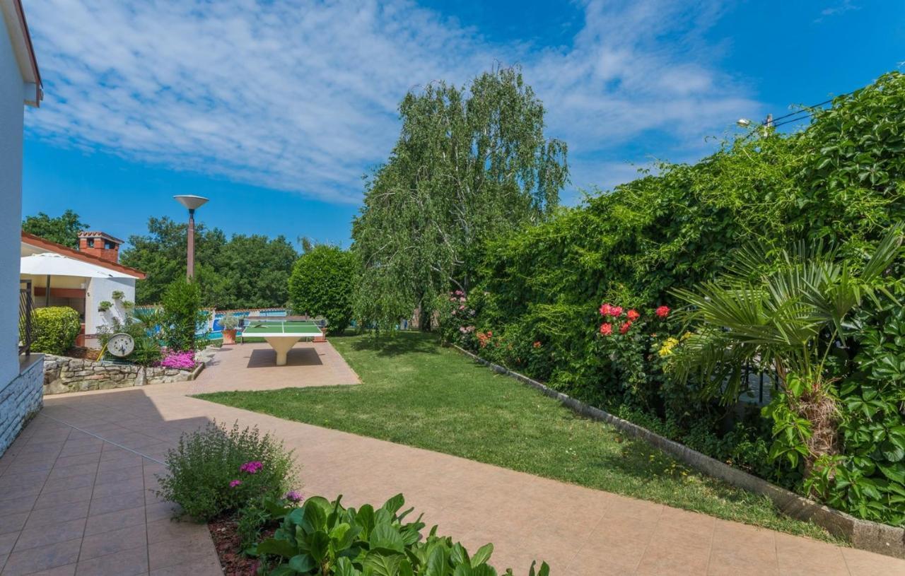 Villa Anita With Common Pool Vrvari 외부 사진