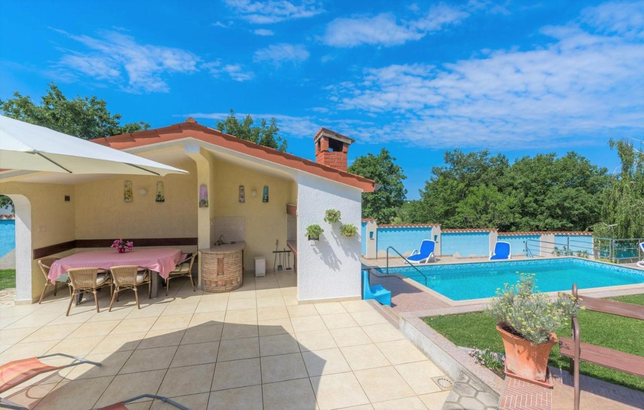 Villa Anita With Common Pool Vrvari 외부 사진
