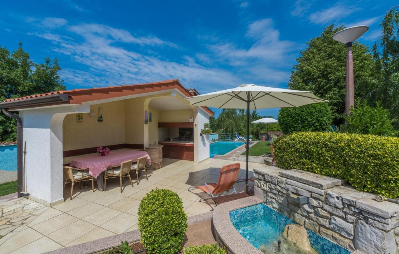 Villa Anita With Common Pool Vrvari 외부 사진