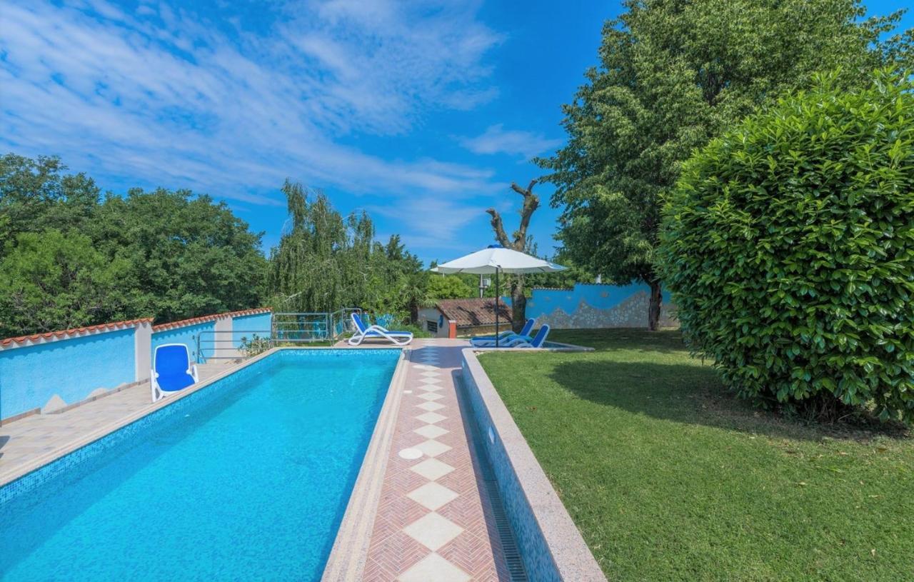 Villa Anita With Common Pool Vrvari 외부 사진